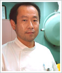 横関 雅彦先生