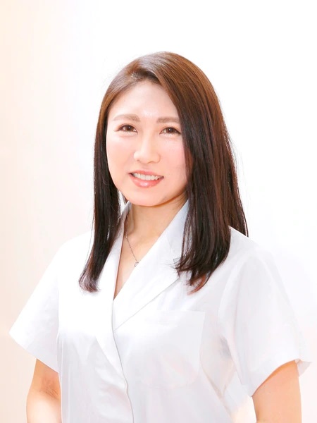 菅彩香医師